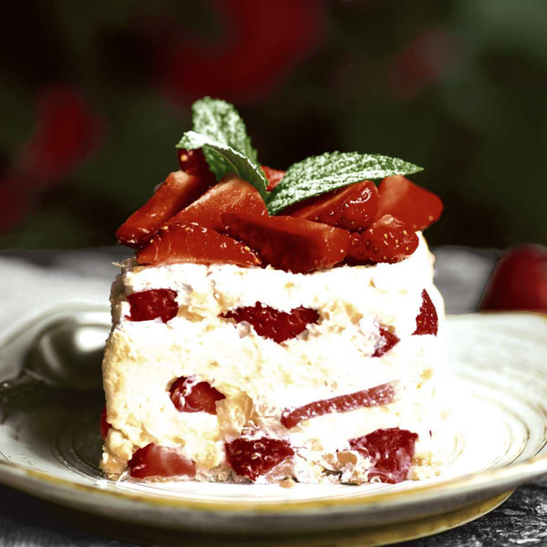 Strawberry Cake Luncheon Size Paper Napkins