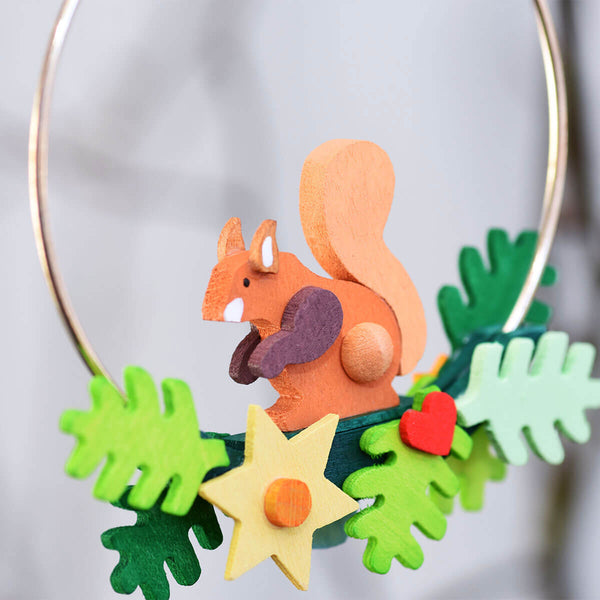 Wire Ring with Dangle Ornament by Graupner Holzminiaturen