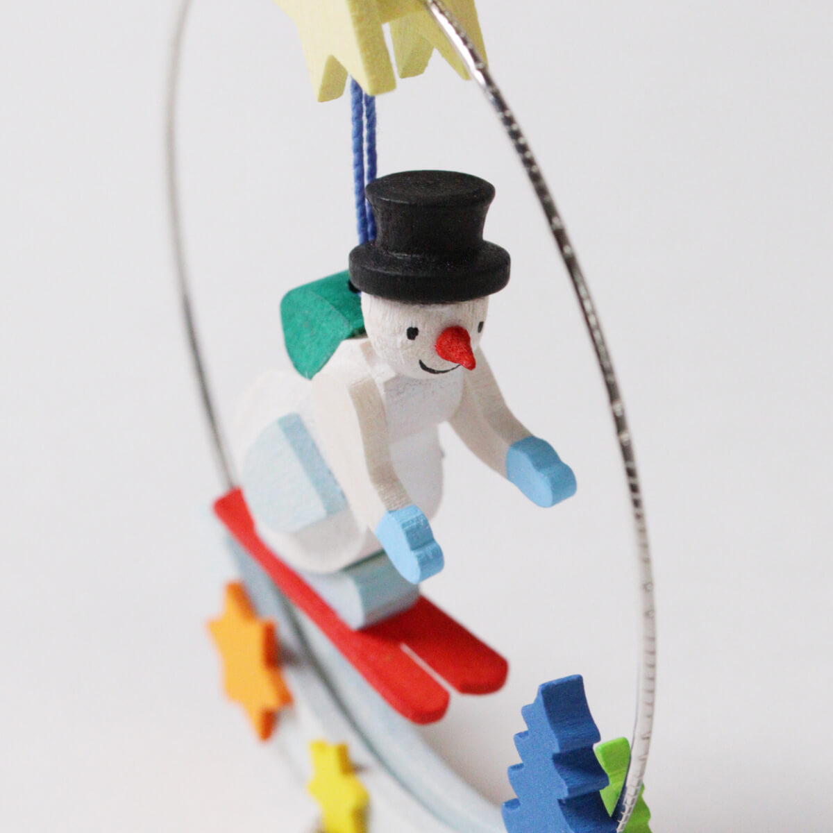 Wire Ring with Dangle Ornament by Graupner Holzminiaturen