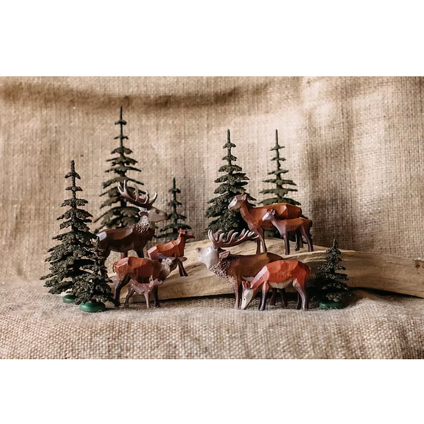 Red Deer, hand carved 15 piece set by Reifendrehwerk Christian Werner