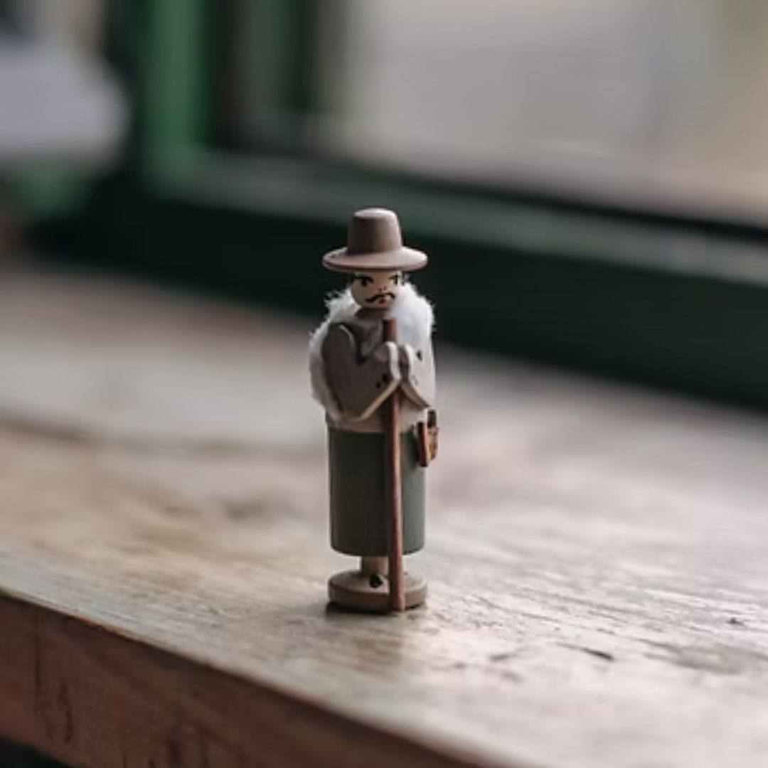 Shepherd, hand carved figure by Reifendrehwerk Christian Werner