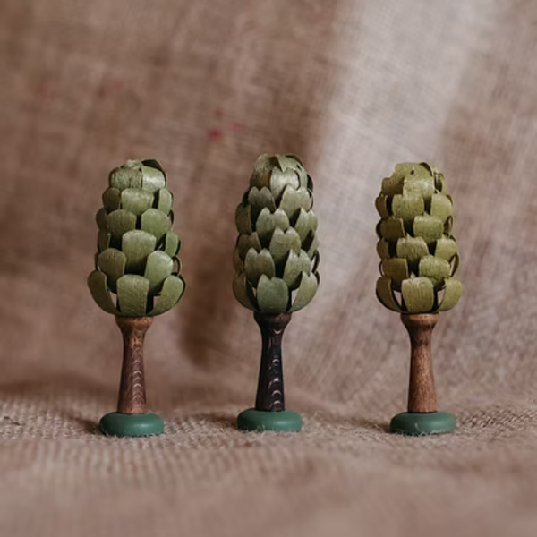 Leaf tree, colored hand carved figure by Reifendrehwerk Christian Werner