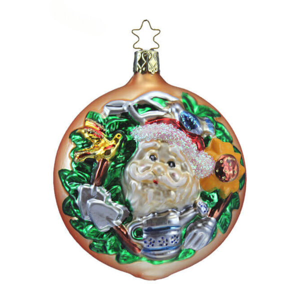Gardening Santa on form by Inge Glas of Germany