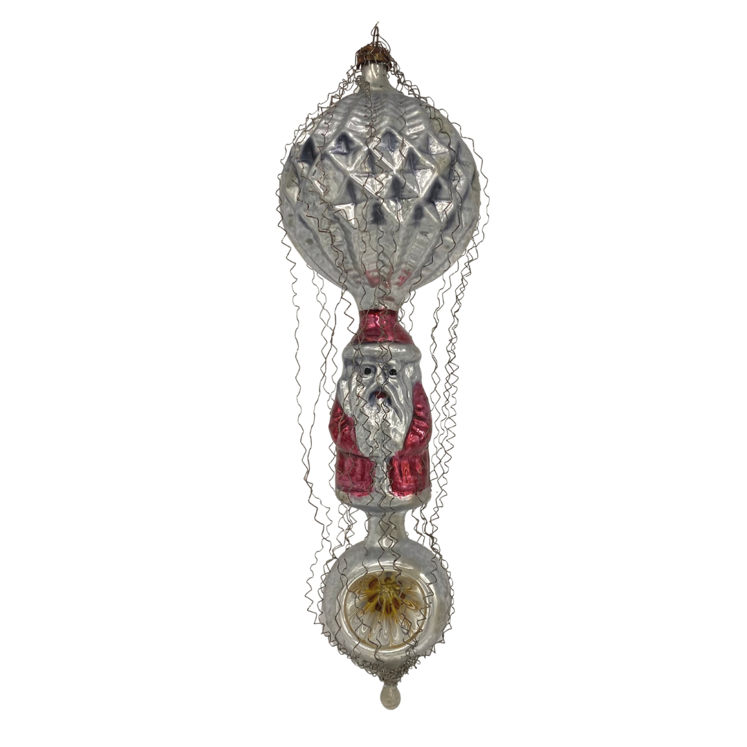 Santa in balloon Ornament by Nostalgie-Christbaumschmuck UG