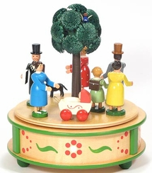 Towne Scene Music Box from the Erzgebirge