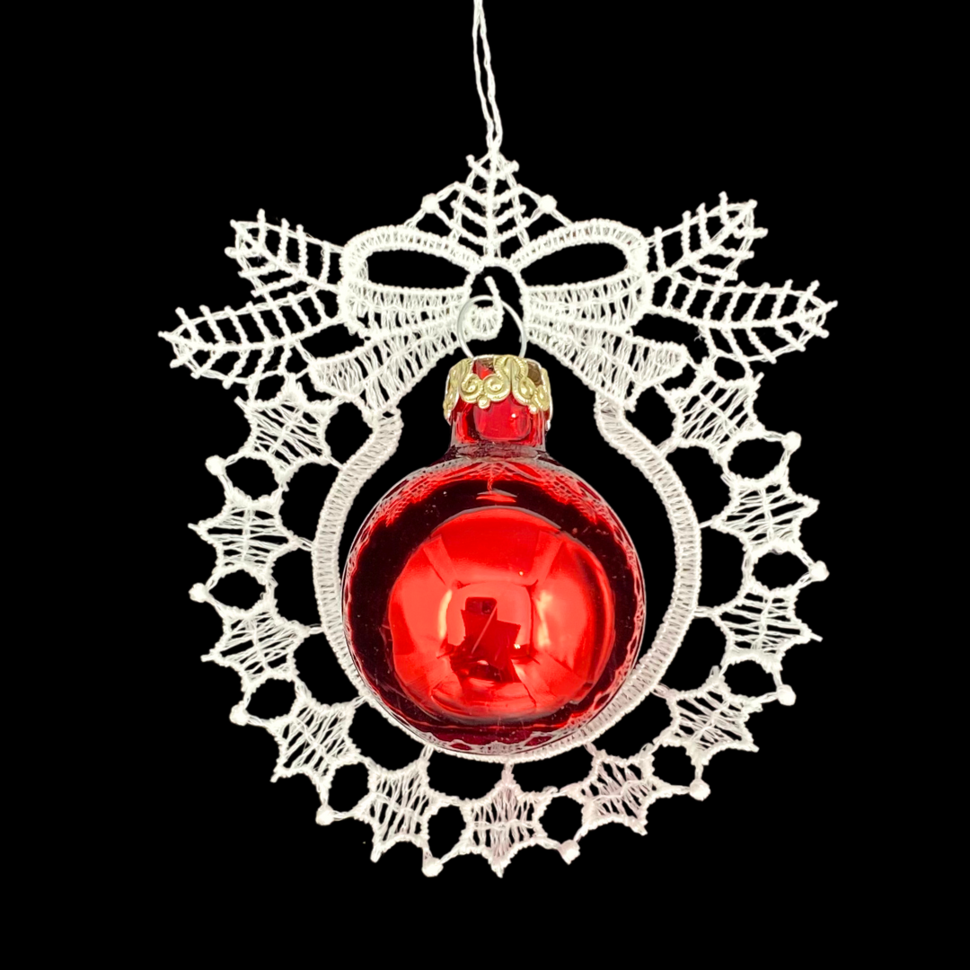 Lace kugel with red glass ball by StiVoTex Vogel