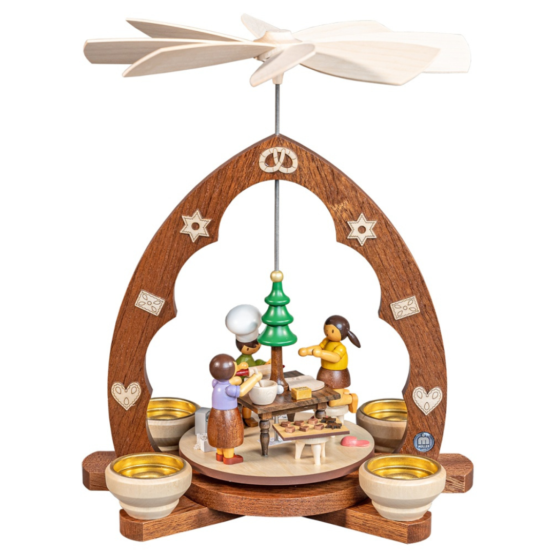 Christmas in the Bakery, One Tier Pyramid by Muller GmbH