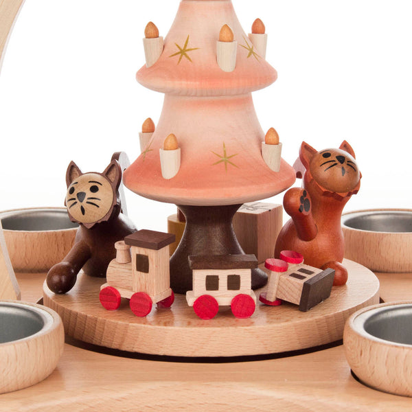 Wooden pyramid, cats