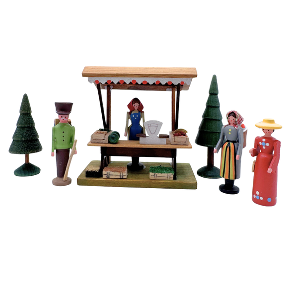 Market stand, 7 piece wood figure set