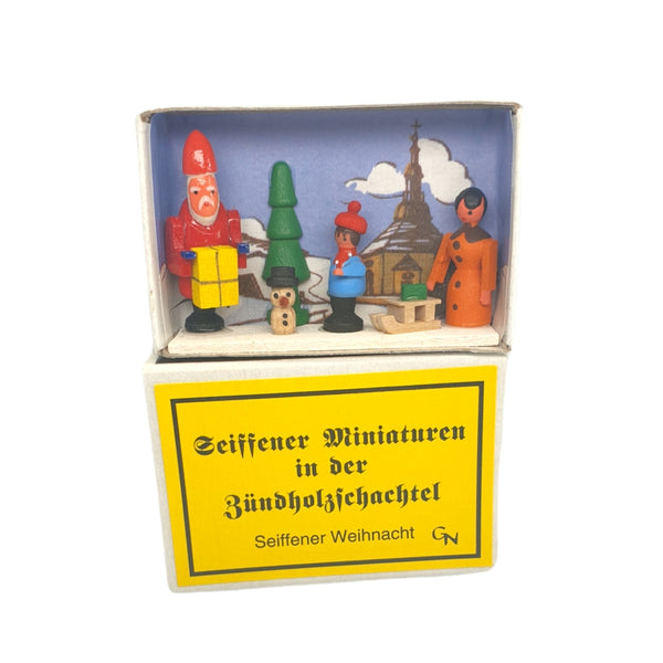 Miniature Matchbox Scene, Santa with Children  by the Gisbert Neuber family in Seiffen family in Seiffen