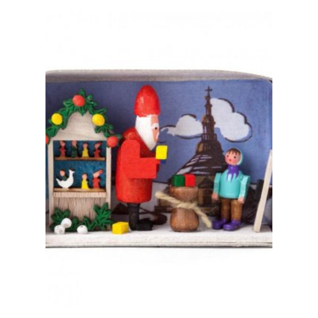 Miniature Matchbox Scene, Santa and Child  by the Gisbert Neuber family in Seiffen
