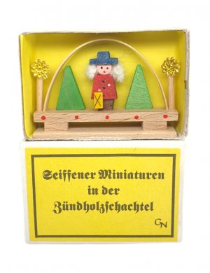 Miniature Matchbox Scene, Schwibbogen  by the Gisbert Neuber family in Seiffen