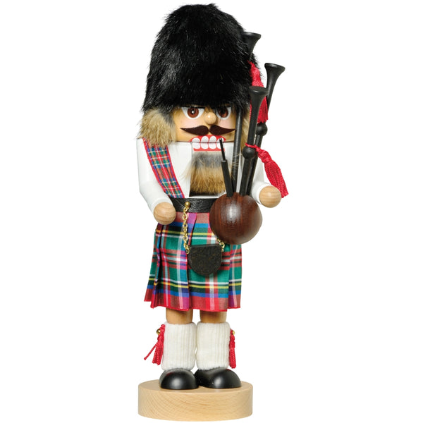 Scotsman with Fur Cap Nutcracker by KWO