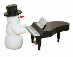 Snowman Band, Snowman with Grand Piano by Gahlenz GmbH RuT in Oederan